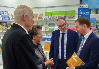 Besuch des MP Kretschmer auf der Buchmesse 2024