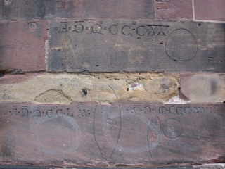 Bread measurements on the Freiburg Minster, photo: Lutz Mager, licence: CC BY-SA 2.5
