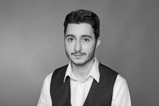 schwarz weiß Portrait eines jungen Mannes