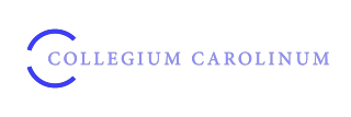 Schwarz-weiße Linienzeichnung mit dem Schriftzug 'COLLEGIUM CAROLINUM' und einem roten, halbkreisförmigen Bogen links davon.
